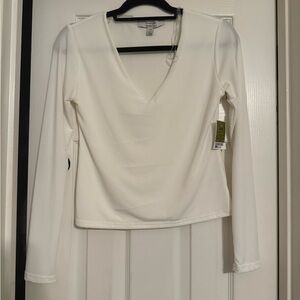 Elegant White V-Neck Long Sleeve Top